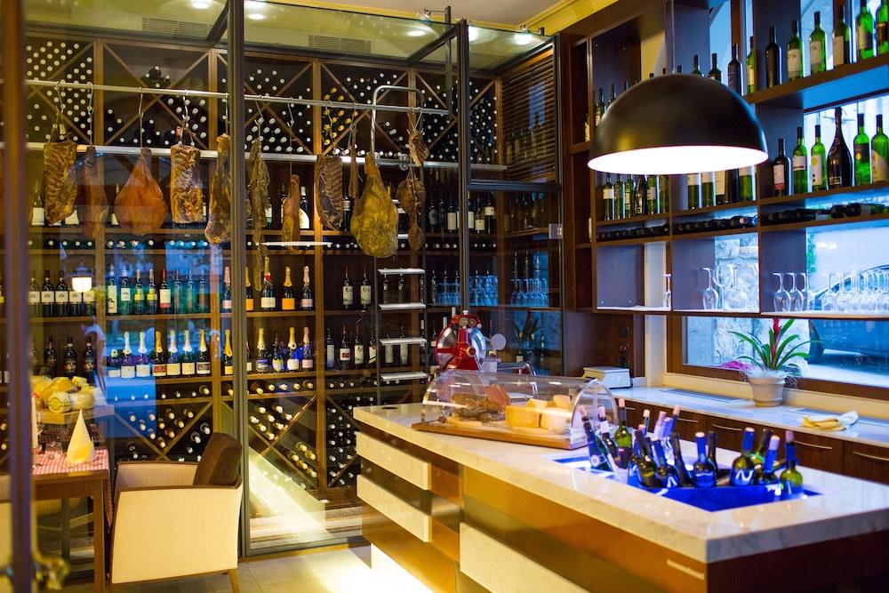 阿马德里雅公园维蒂亚科维酒店 奥帕提亚 外观 照片